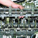 Порядок действий при проведении съема распредвала и рычагов привода клапанов впрыскного мотора ваз 21214